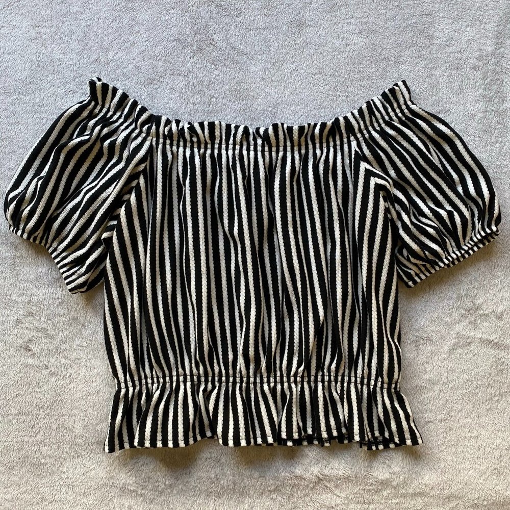 H&M Off the Shoulder Ruffled Striped top